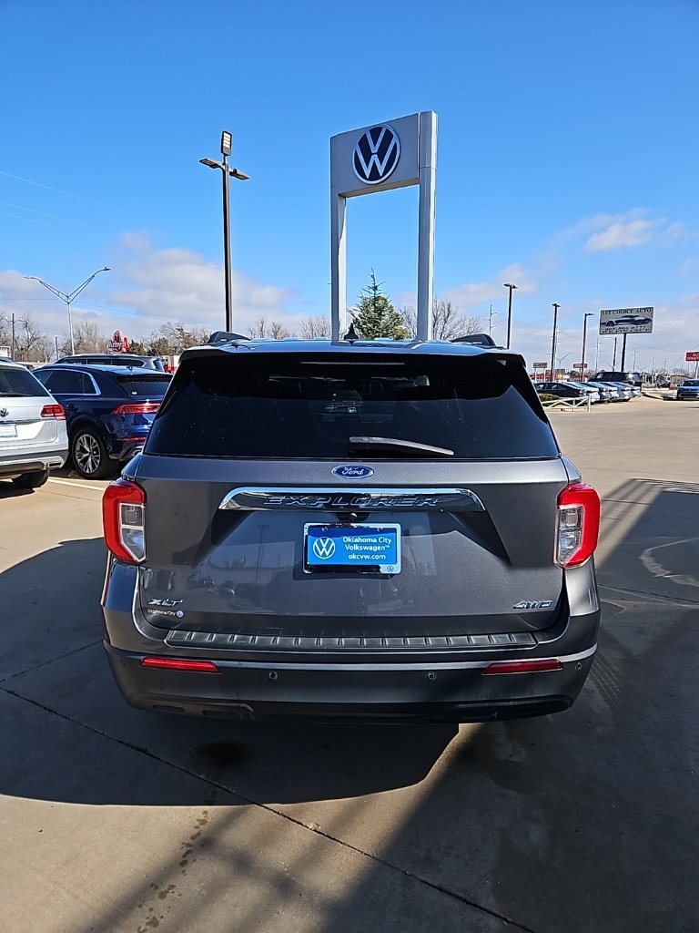 Used 2022 Ford Explorer XLT image 6