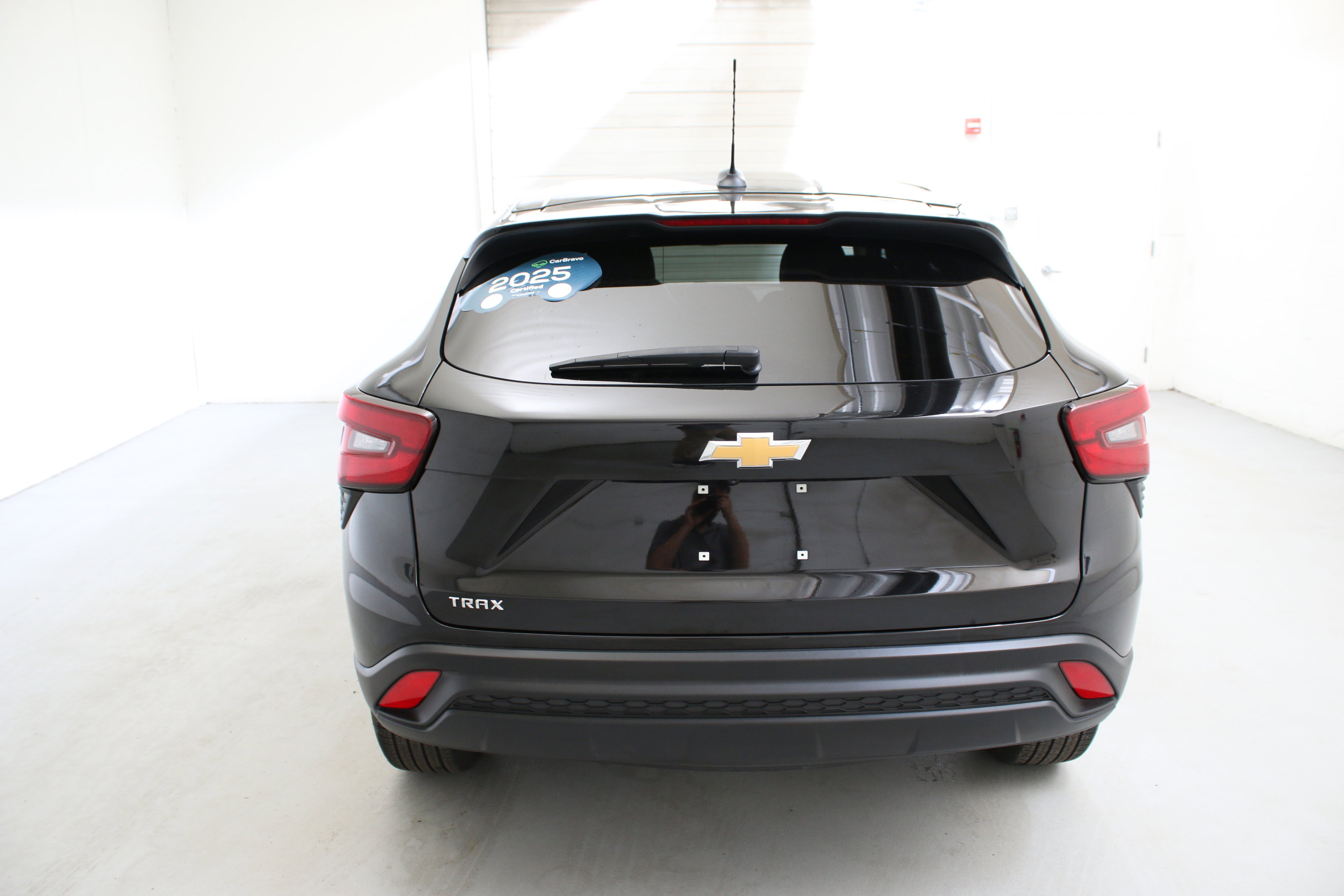 Certified 2025 Chevrolet Trax LS FWD image 8