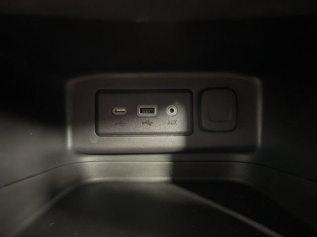 Used 2021 Chevrolet Equinox LT AWD/4WD image 18