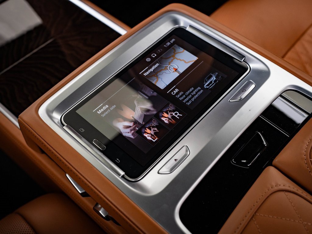 Used 2022 BMW ALPINA B7 xDrive image 39