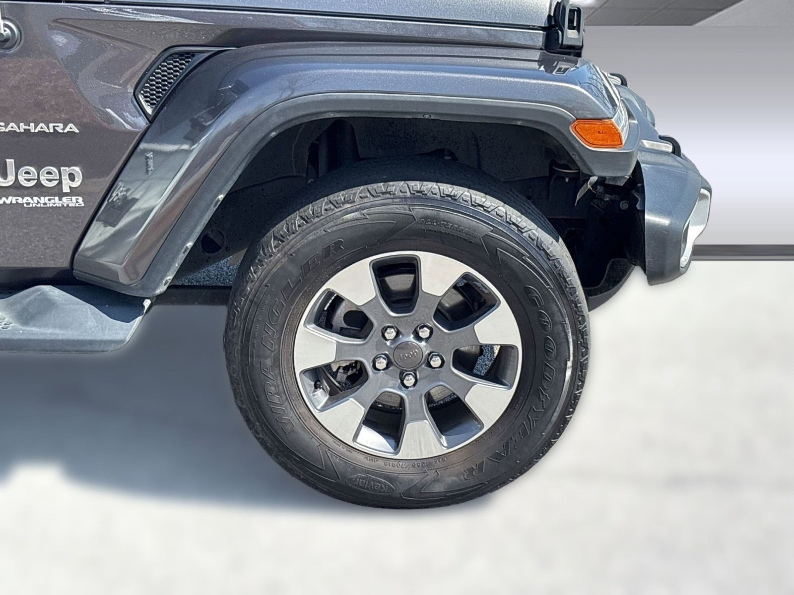 Used 2021 Jeep Wrangler Unlimited Sahara w/ Dual Top Group image 12