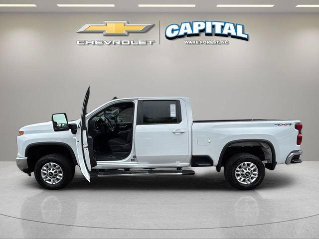 Used 2025 Chevrolet Silverado 2500 LT w/ Convenience Package AWD/4WD image 9