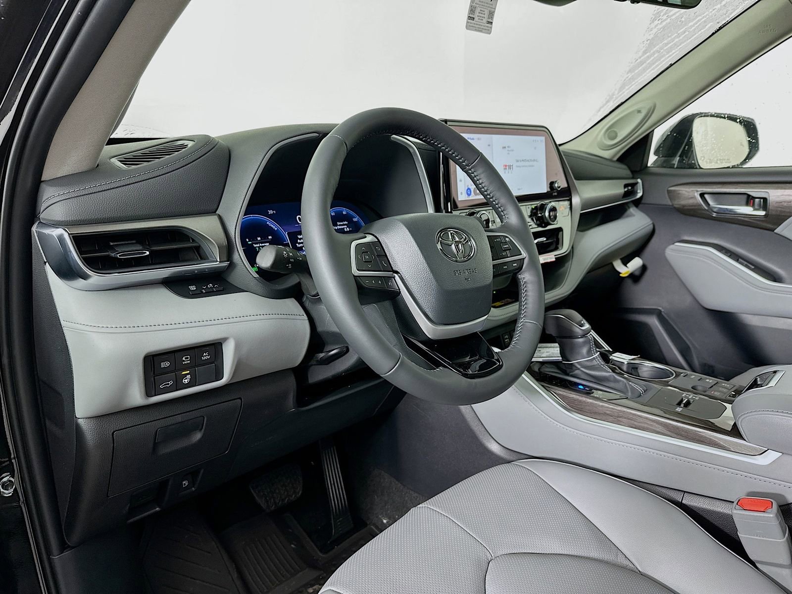 New 2026 Toyota Highlander Limited AWD/4WD image 9
