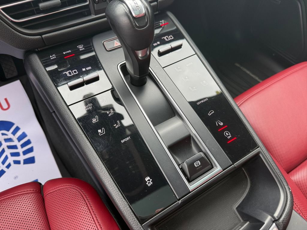 Used 2022 Porsche Macan image 18