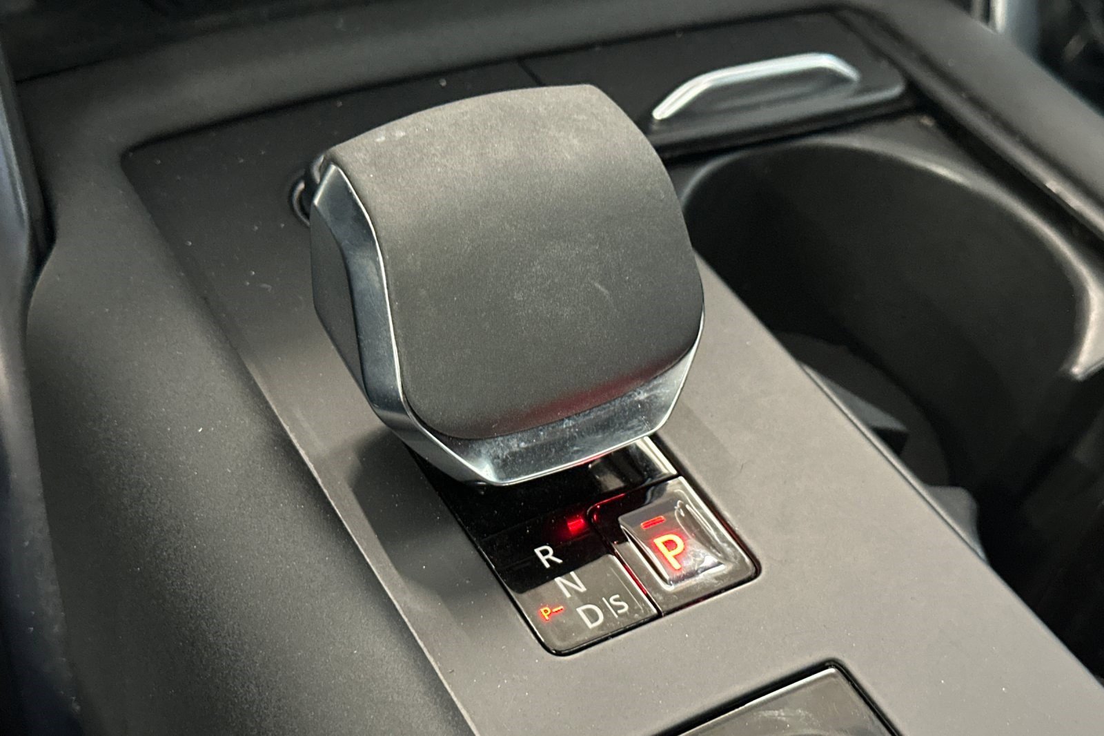 Used 2023 Land Rover Discovery S R-Dynamic image 24