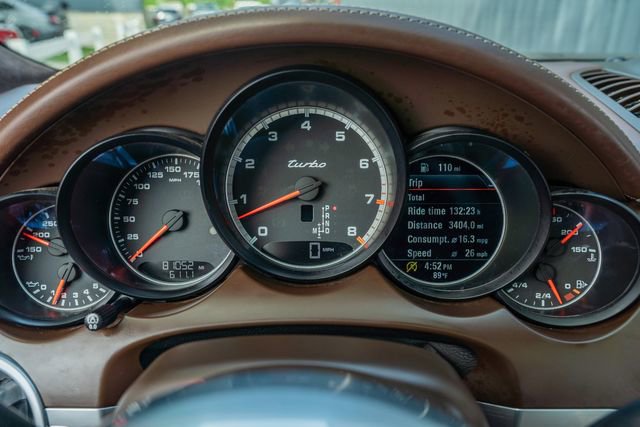 Used 2016 Porsche Cayenne Turbo AWD/4WD image 25