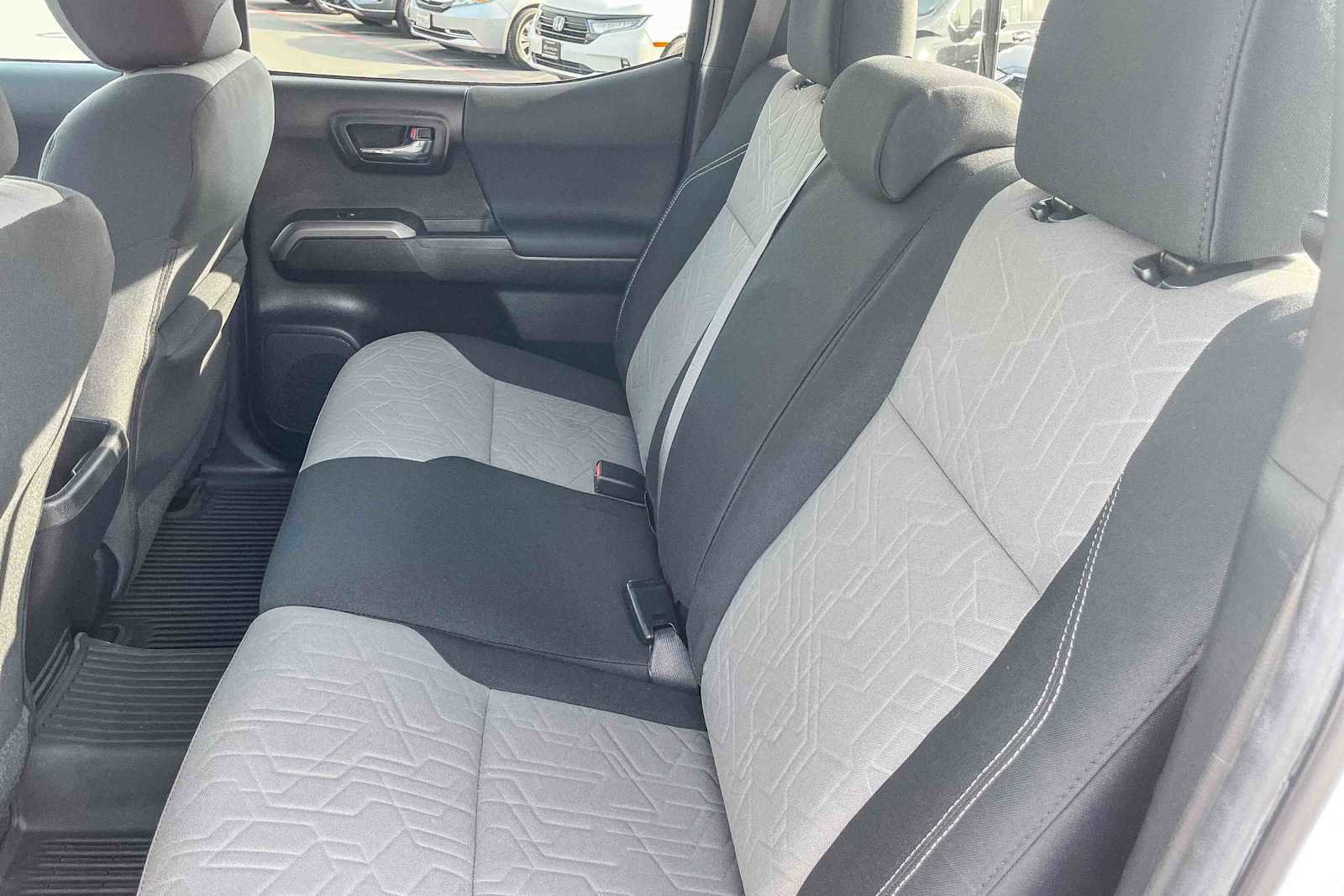 Used 2022 Toyota Tacoma TRD Off-Road image 18