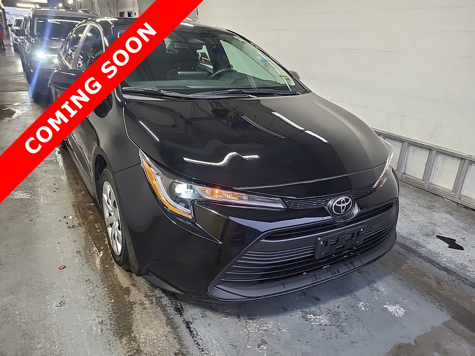 Used 2025 Toyota Corolla LE FWD image 3