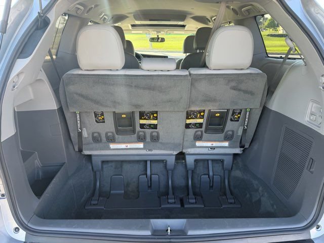 Used 2016 Toyota Sienna XLE Premium AWD/4WD image 29