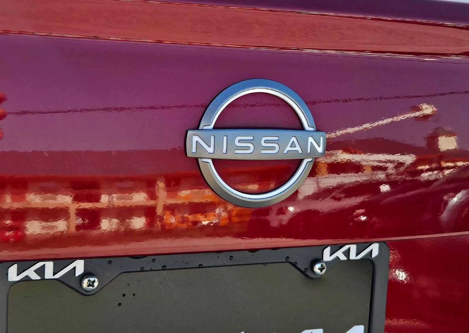 Used 2024 Nissan Versa SV FWD image 11