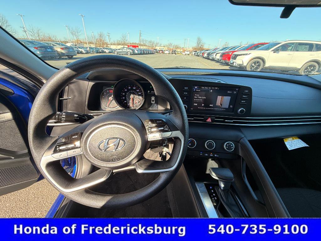 Used 2023 Hyundai Elantra SE w/ Preferred Accessory Package image 15