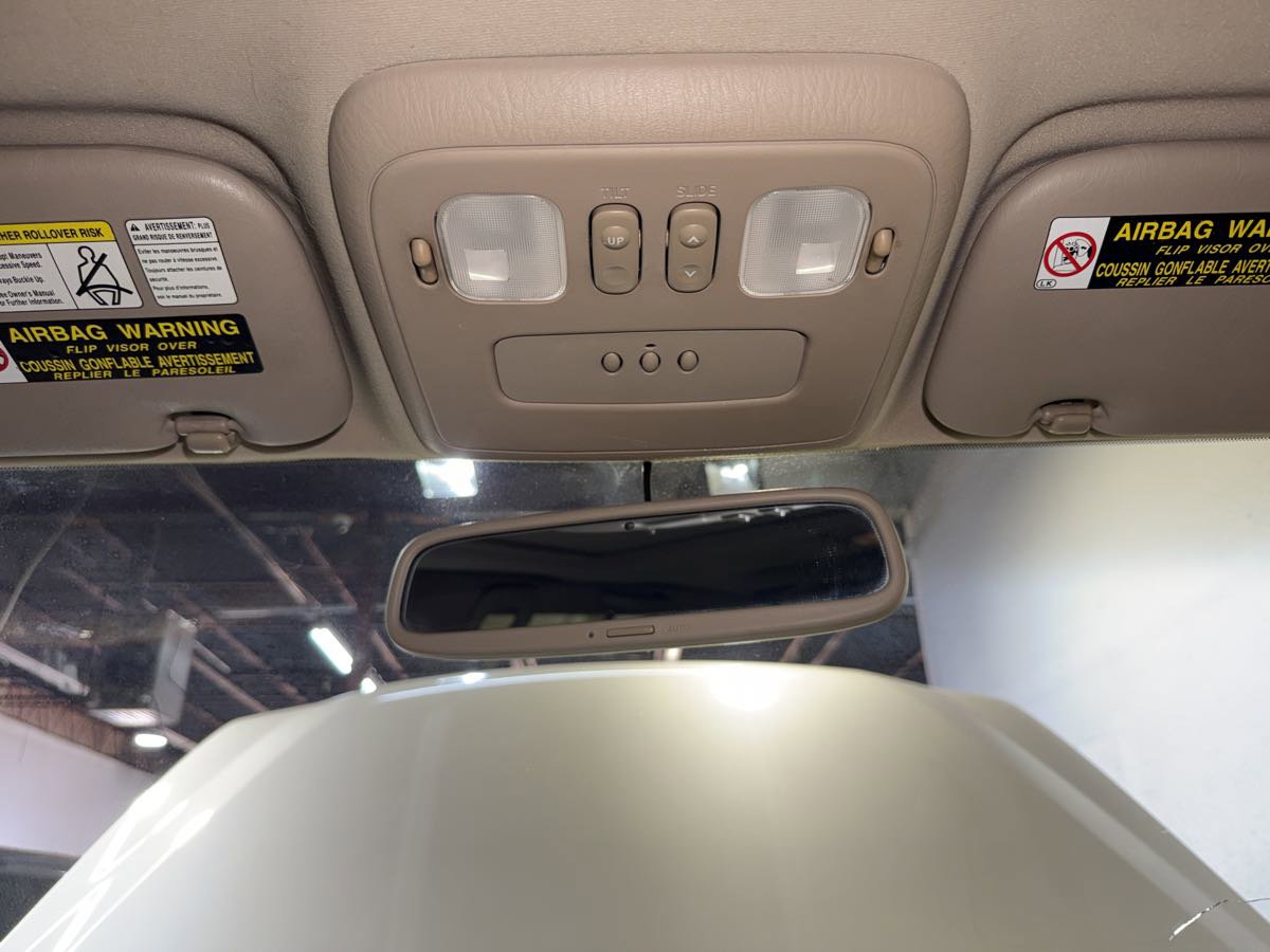 Used 2000 Lexus LX 470 4WD image 21