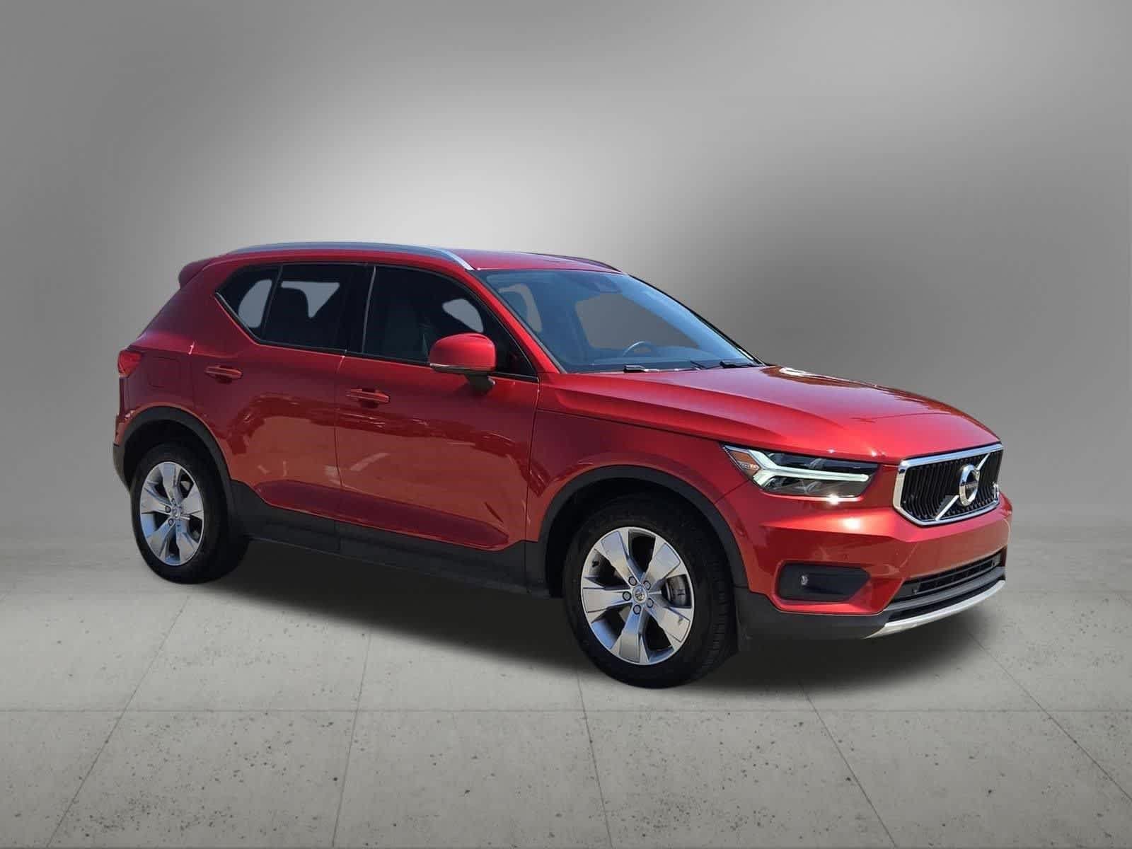 Used 2022 Volvo XC40 T4 Momentum FWD image 8