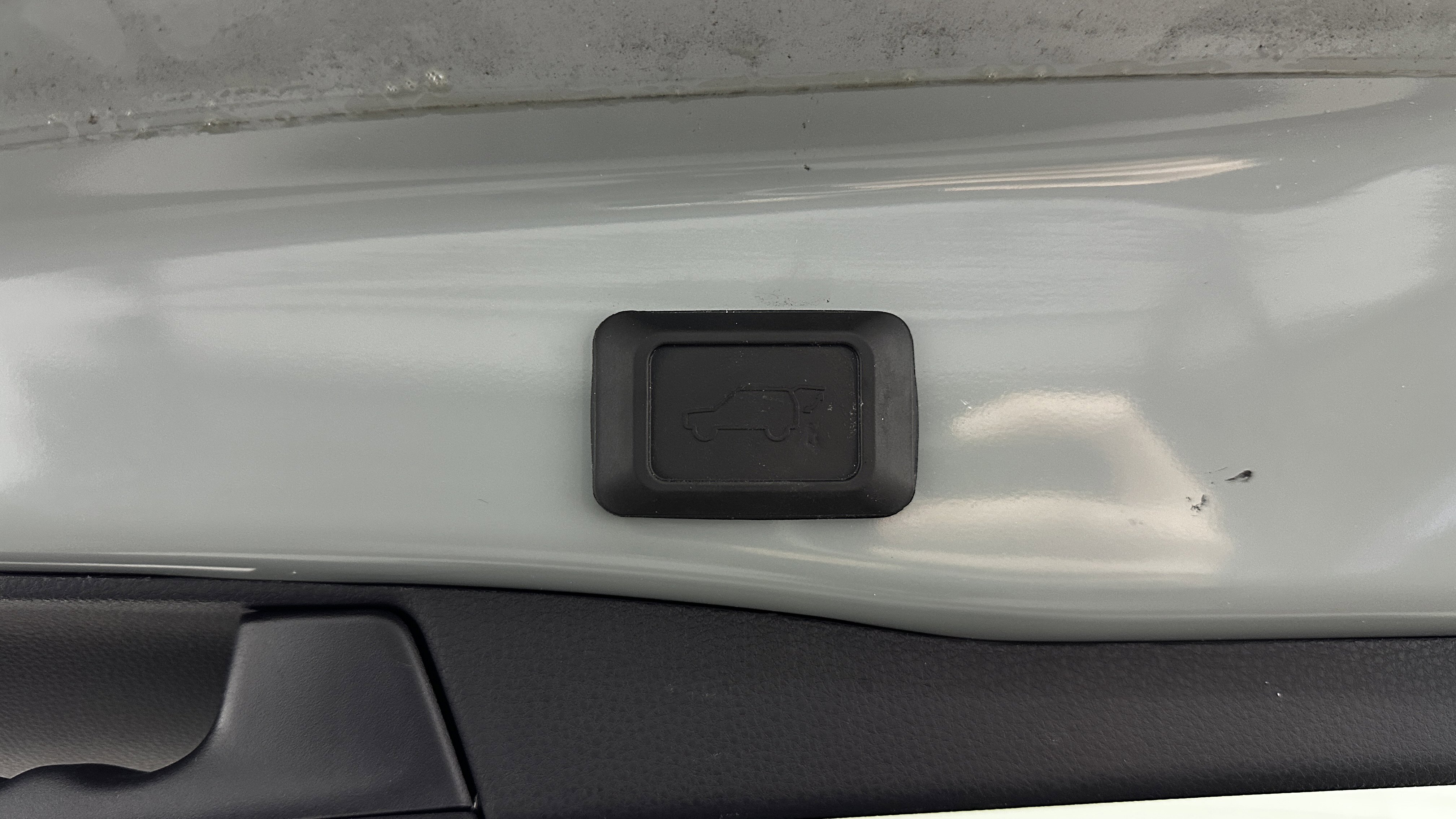 Used 2022 Toyota RAV4 XLE Premium image 32