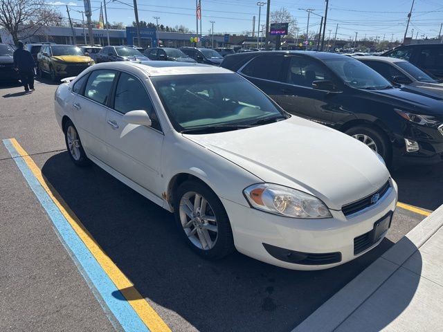 Used 2009 Chevrolet Impala LTZ FWD image 2