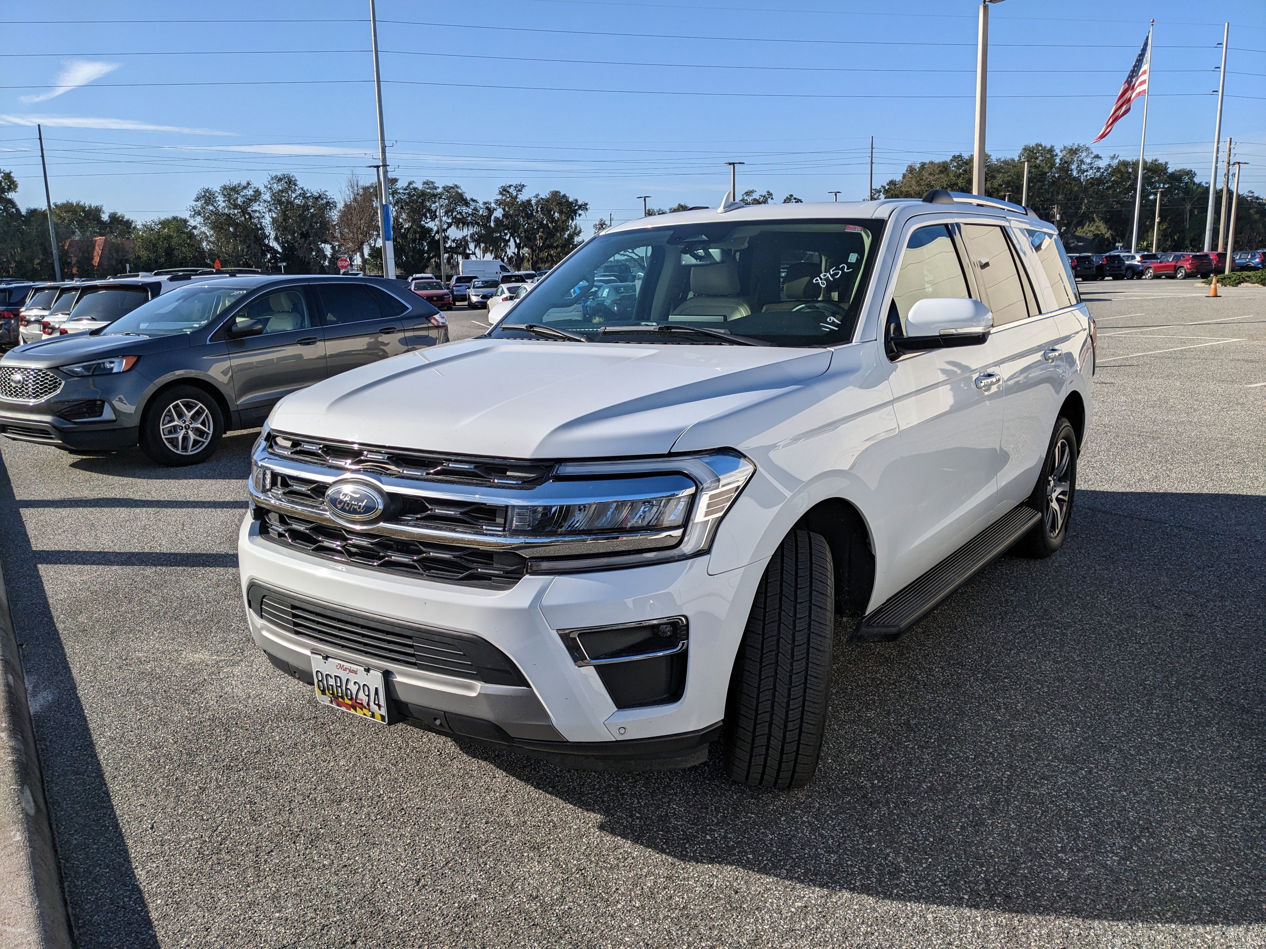 Used 2024 Ford Expedition Limited image 13