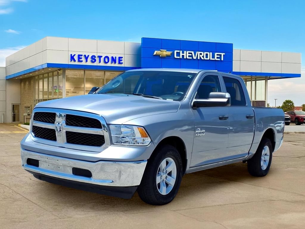 Used 2023 RAM 1500 Classic SLT w/ Trailer & Traction Group RWD image 3