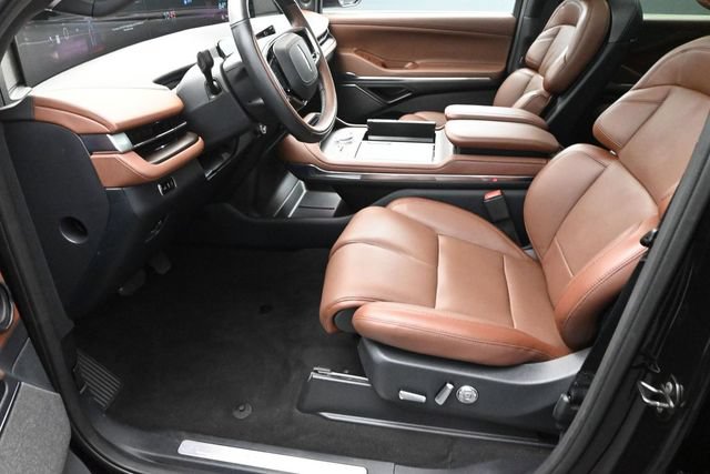 Certified 2025 Lincoln Navigator L Reserve AWD/4WD image 10