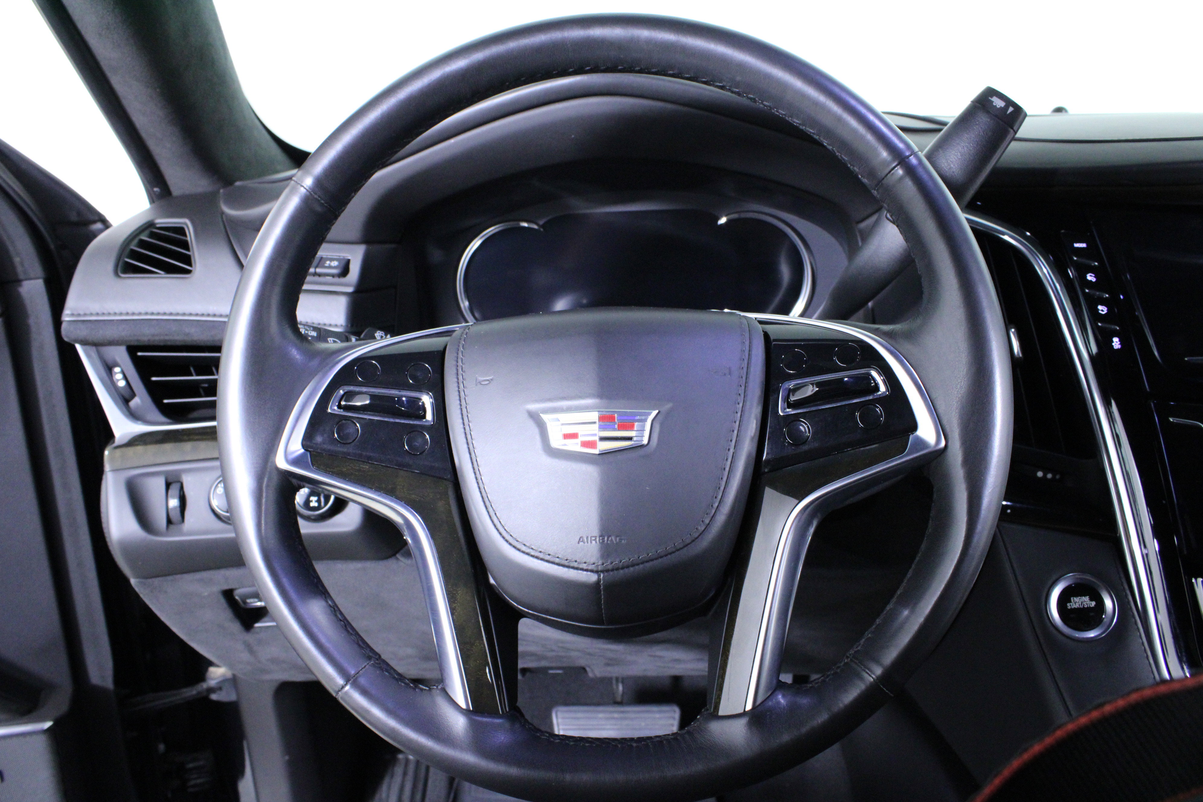 Used 2017 Cadillac Escalade Platinum image 24