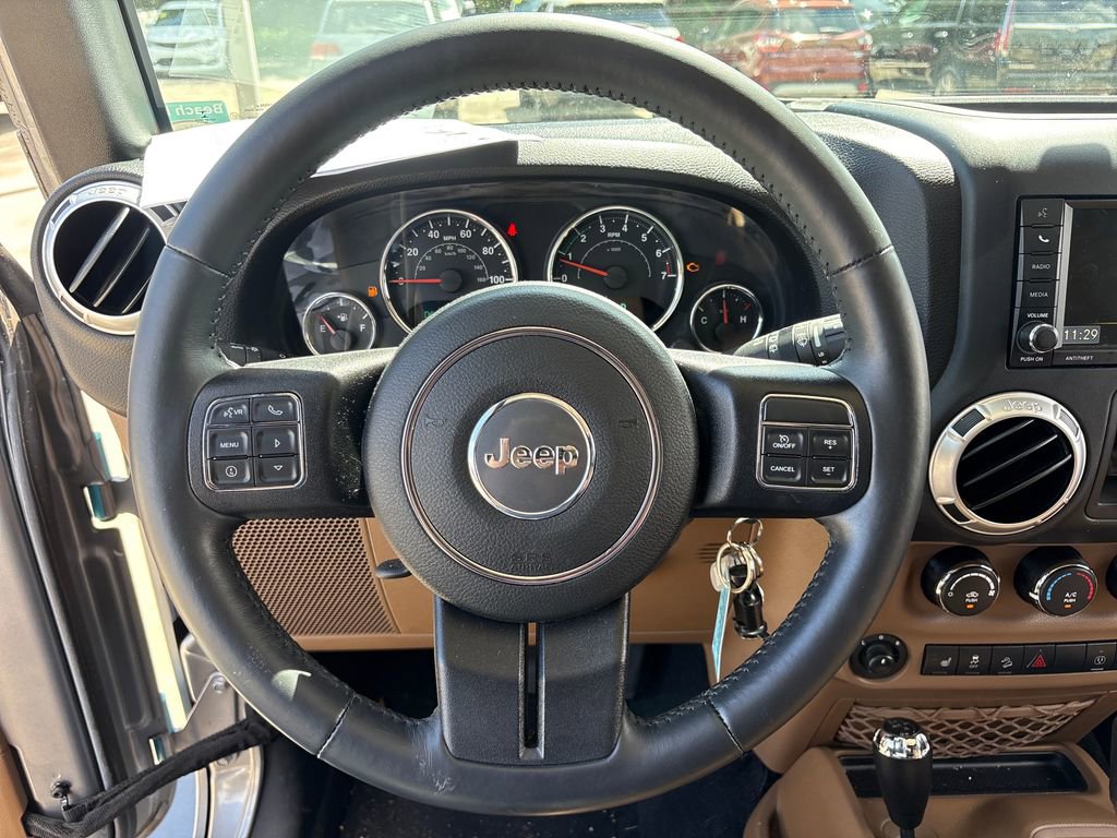 Used 2016 Jeep Wrangler Unlimited Sahara w/ Connectivity Group image 17