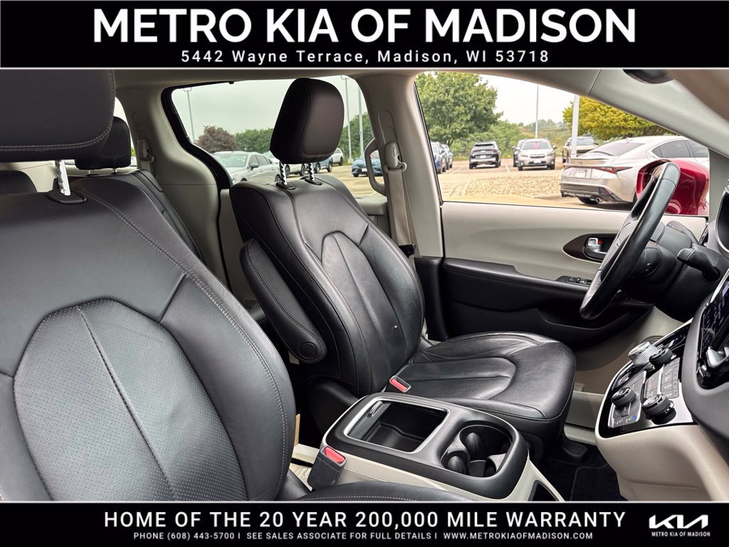 Used 2019 Chrysler Pacifica Touring-L Plus FWD image 48