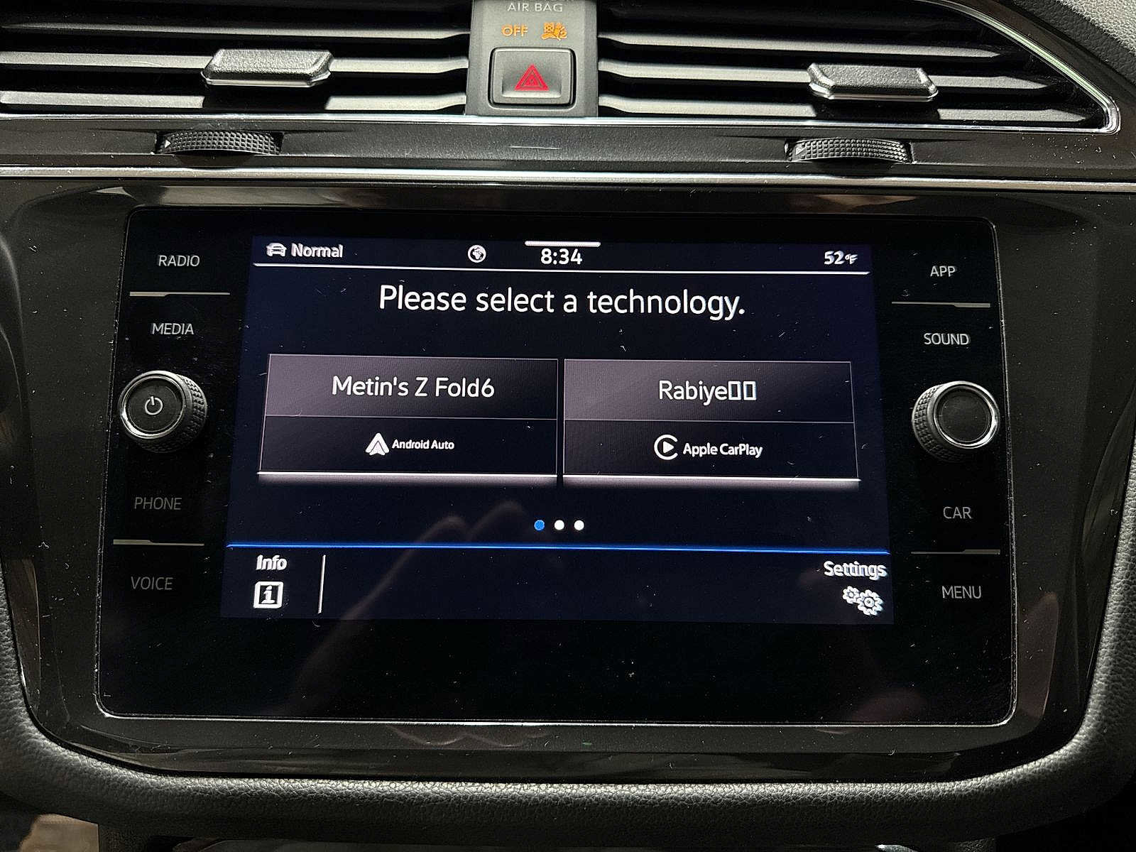 Used 2021 Volkswagen Tiguan SE w/ Panoramic Sunroof Package image 32