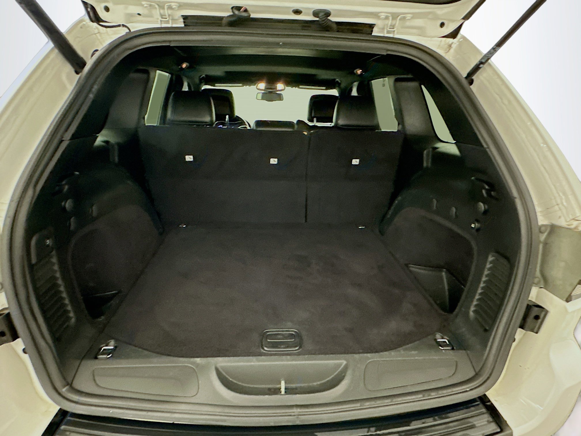 Used 2015 Jeep Grand Cherokee Altitude image 29