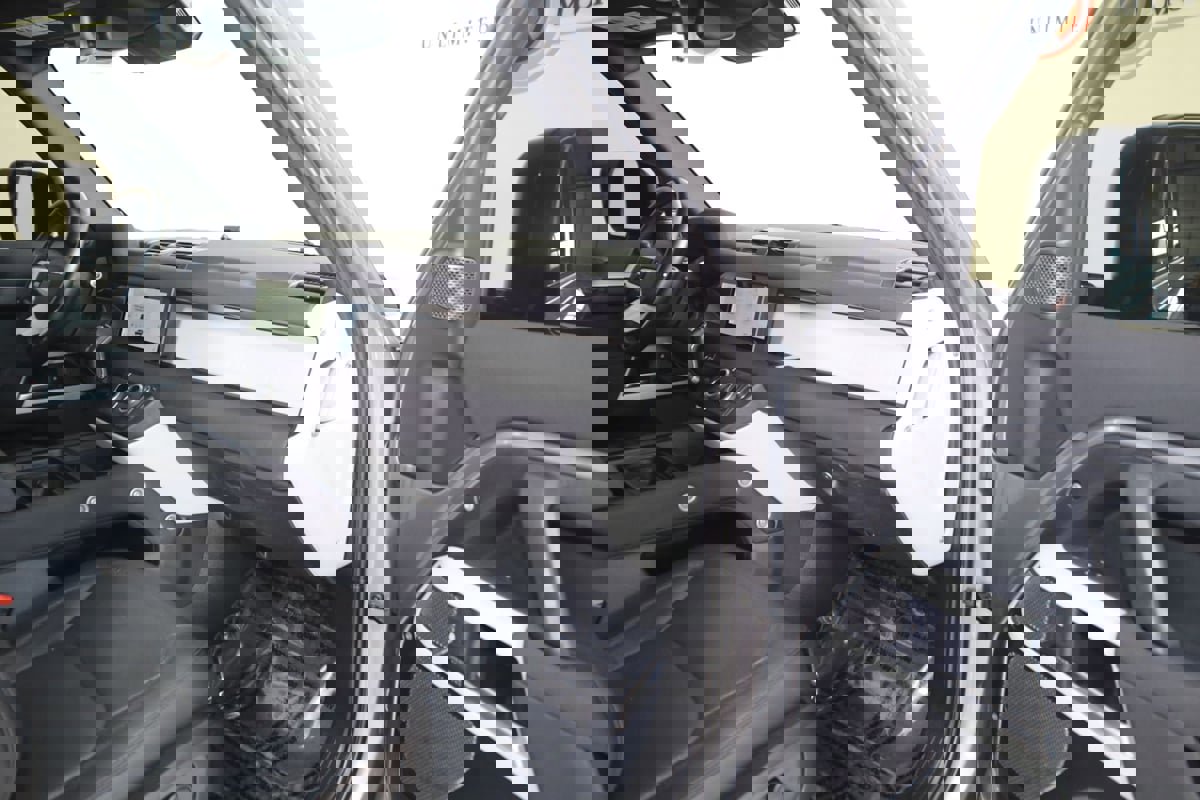 Used 2023 Land Rover Defender 110 SE image 51