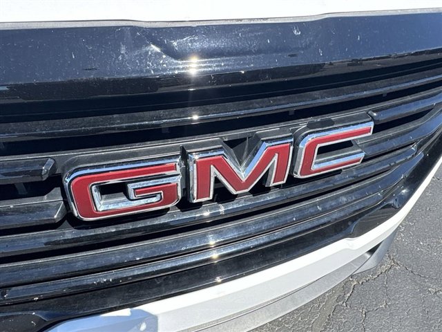 Used 2023 GMC Terrain SLE w/ Driver Convenience Package image 29