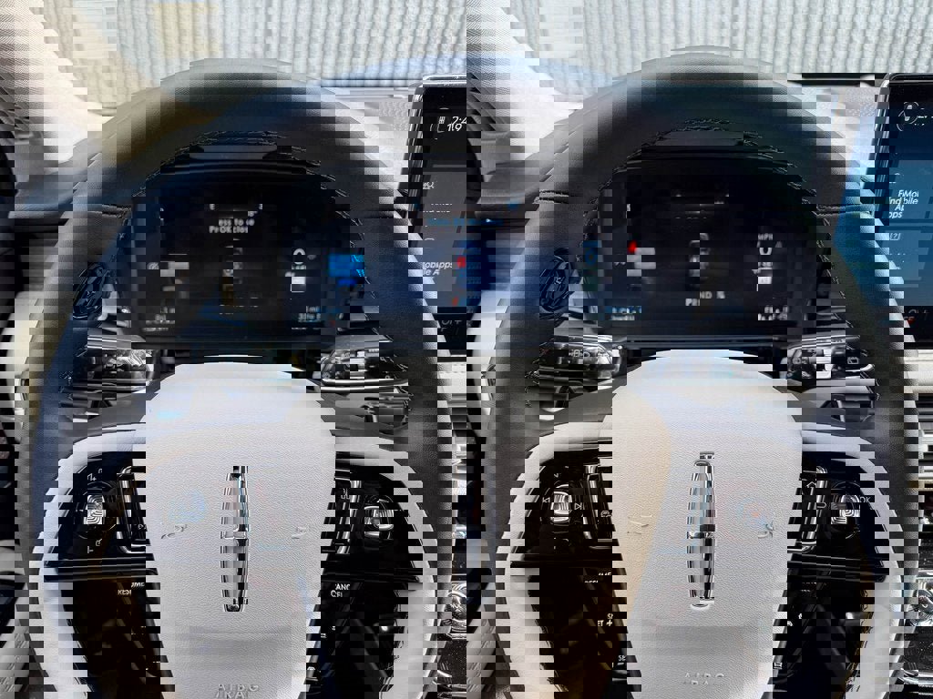 New 2026 Lincoln Corsair Premiere image 32