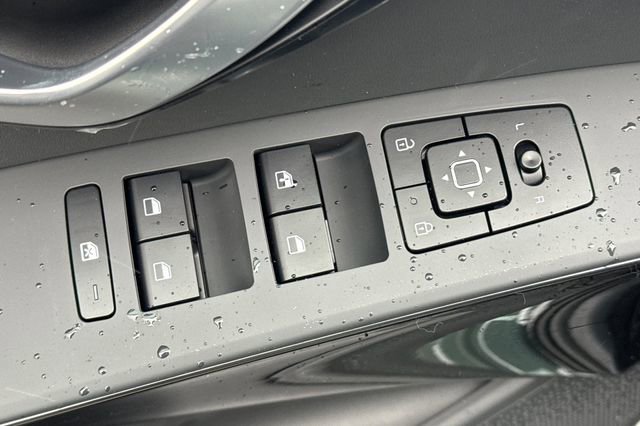 New 2026 Kia Niro Wind FWD image 13