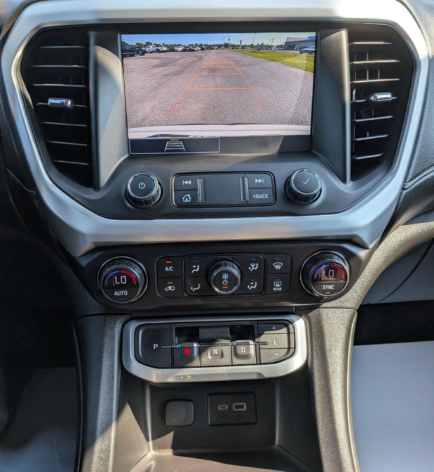 Used 2022 GMC Acadia SLE AWD/4WD image 14