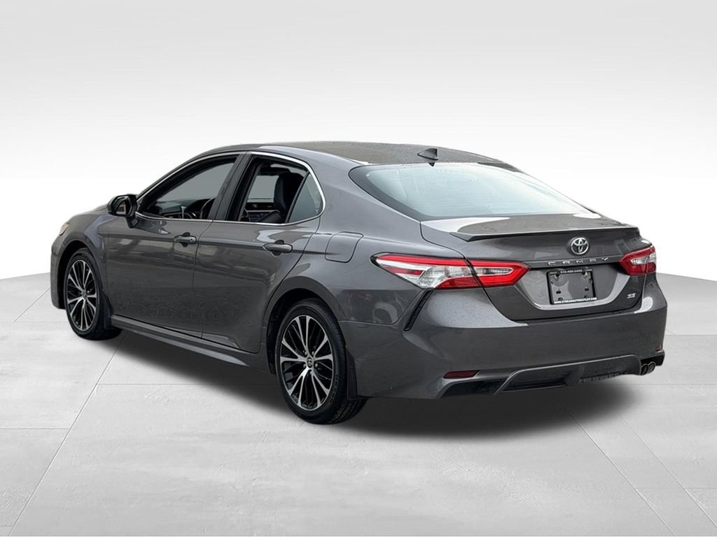 Used 2020 Toyota Camry SE FWD image 5