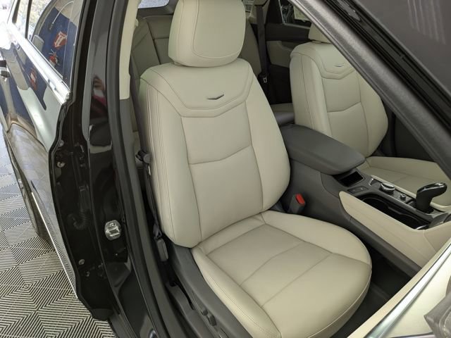New 2025 Cadillac XT5 Premium Luxury w/ LPO, Floor Liner Package AWD/4WD image 32