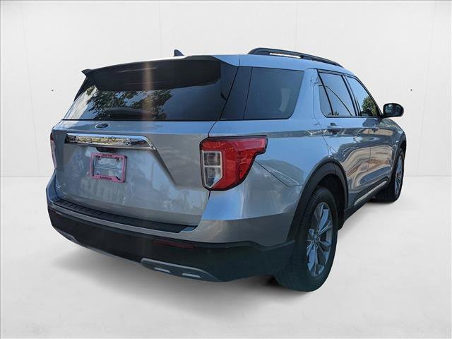 Used 2023 Ford Explorer XLT w/ Equipment Group 202A image 5
