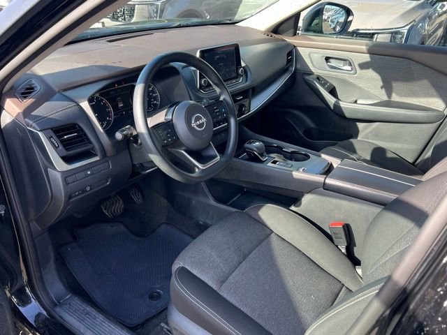 Used 2023 Nissan Rogue SV image 10
