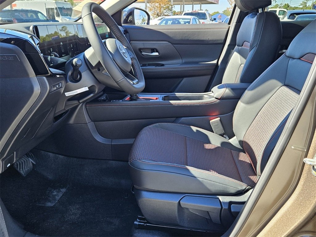 New 2026 Nissan Kicks SR image 3