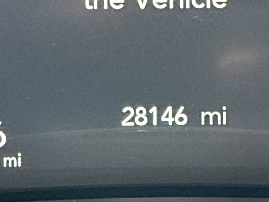 Used 2023 Chrysler Pacifica Touring-L FWD image 28