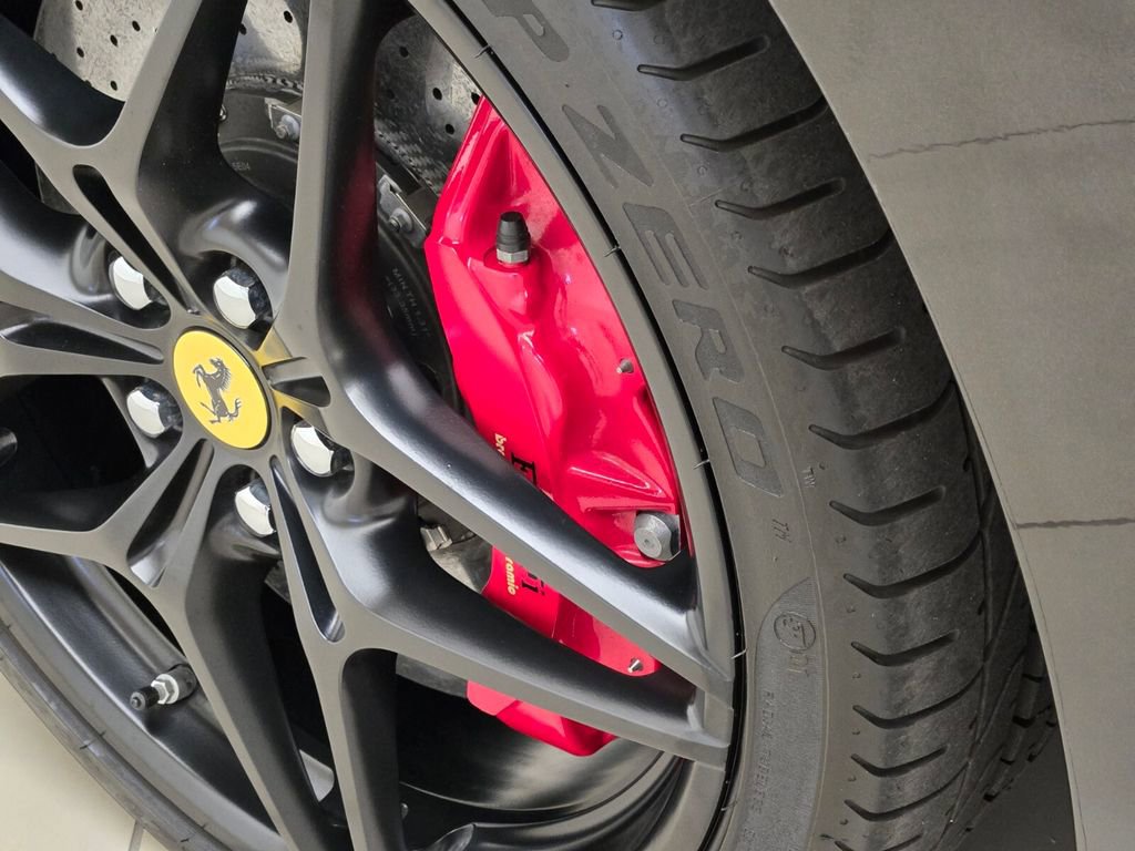 Used 2015 Ferrari California T RWD image 14