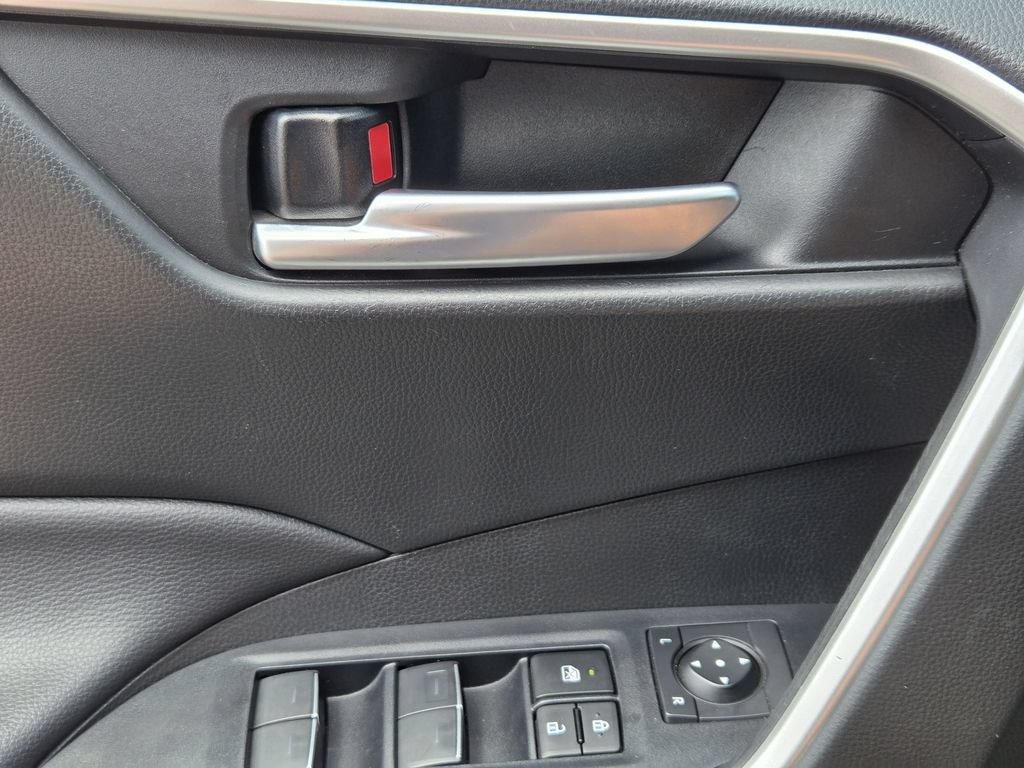 Used 2024 Toyota RAV4 XLE AWD/4WD image 20