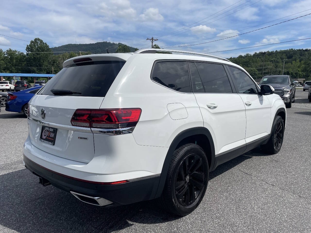 Used 2021 Volkswagen Atlas SEL AWD/4WD image 9