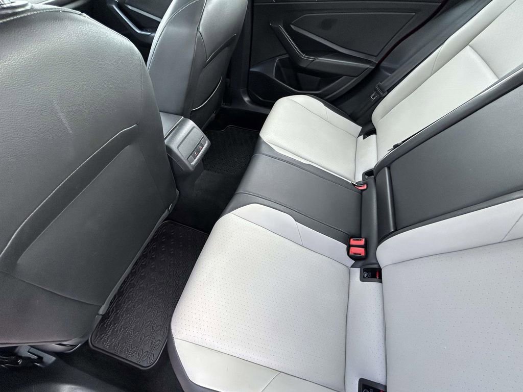 Used 2020 Volkswagen Jetta R-Line w/ R-Line Cold Weather Package image 11