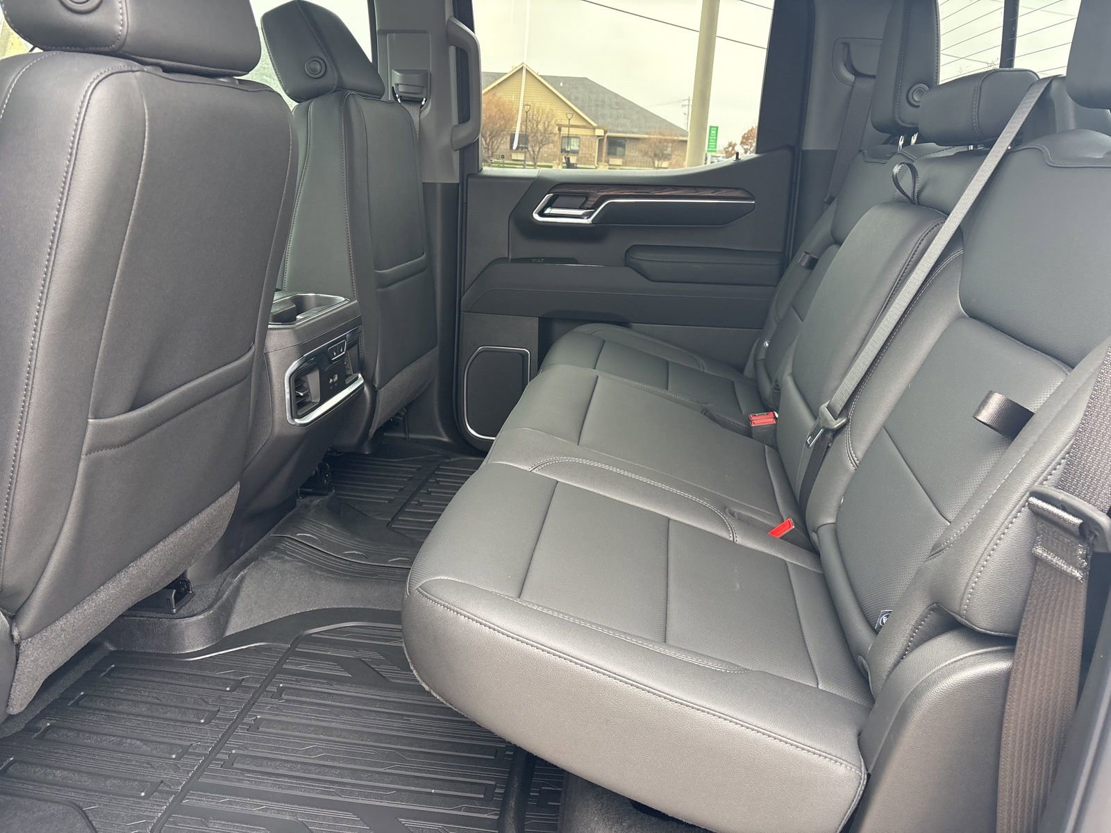 New 2026 GMC Sierra 1500 SLT image 12