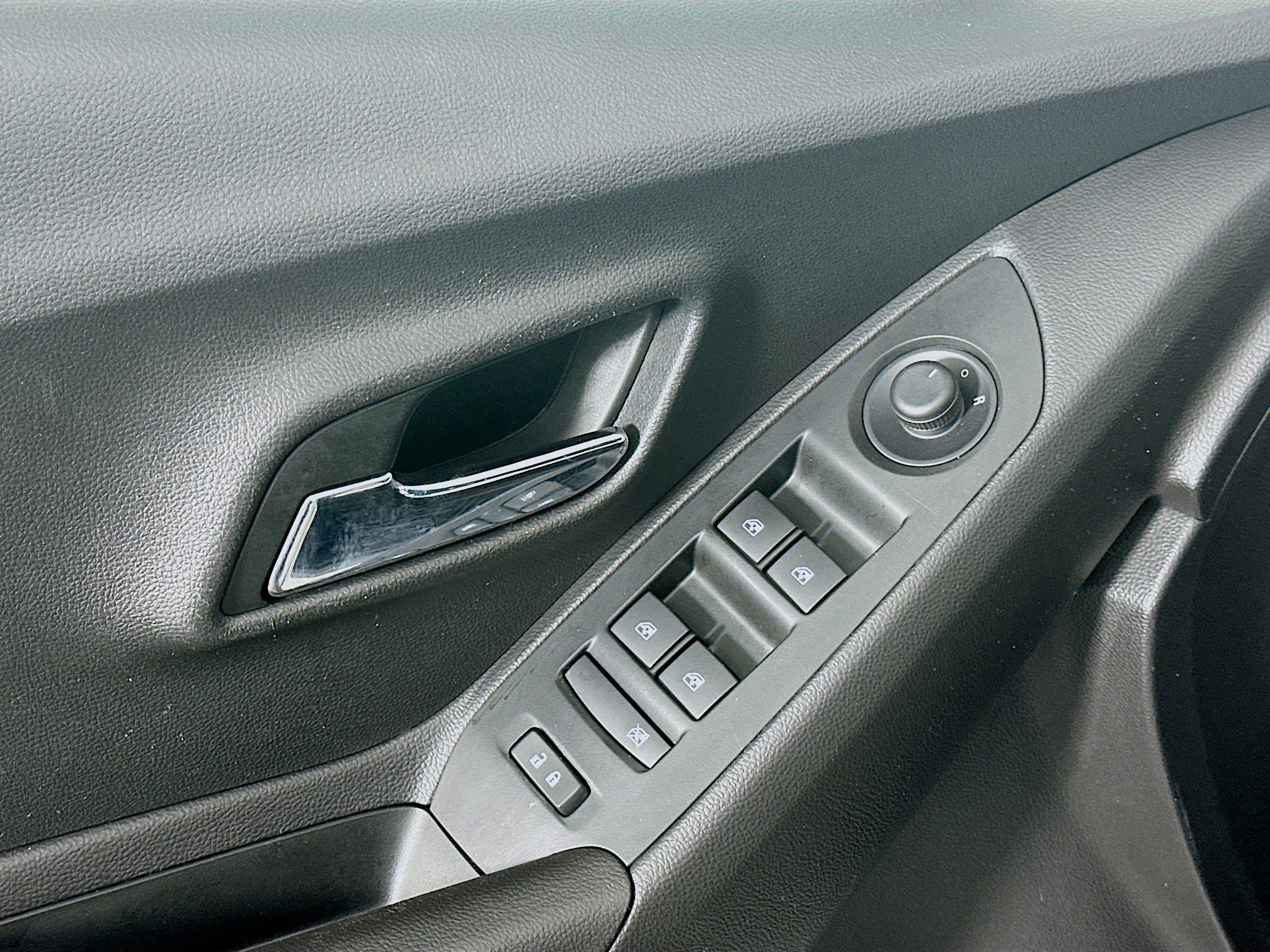 Used 2018 Chevrolet Trax LS image 15