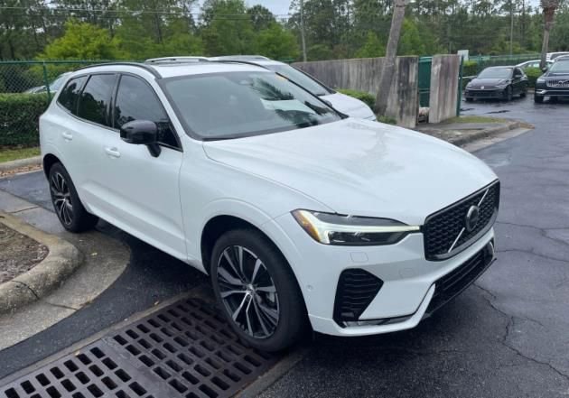 Used 2024 Volvo XC60 B5 Plus w/ Climate Package AWD/4WD image 4