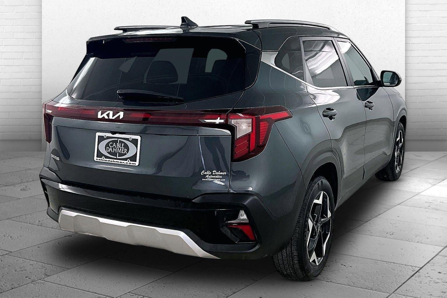 Used 2024 Kia Seltos EX FWD image 5