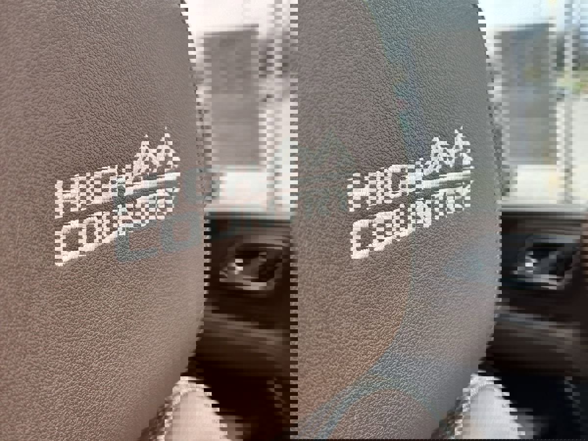 Used 2022 Chevrolet Tahoe High Country image 11