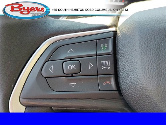 New 2025 Jeep Grand Cherokee Altitude image 17