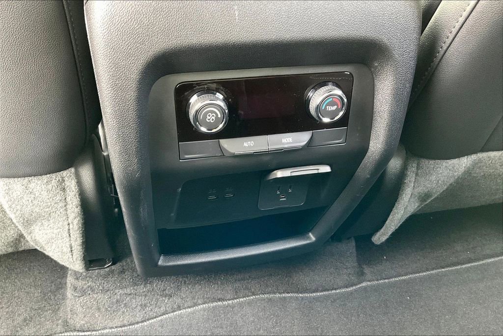 Certified 2026 Chevrolet Traverse LT w/ Driver Confidence Package image 12