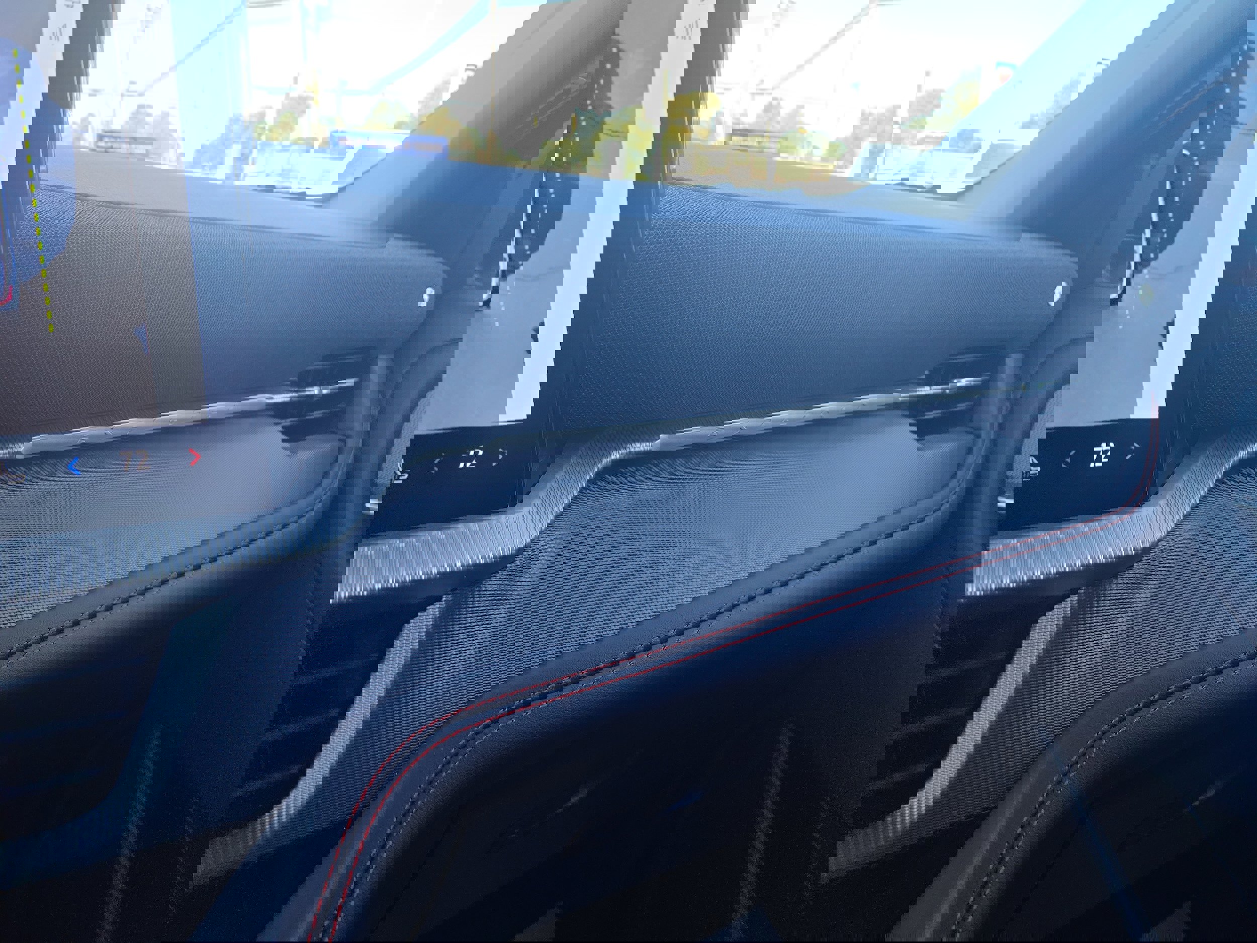 Used 2025 Ford Explorer ST-Line w/ Premium Package image 25